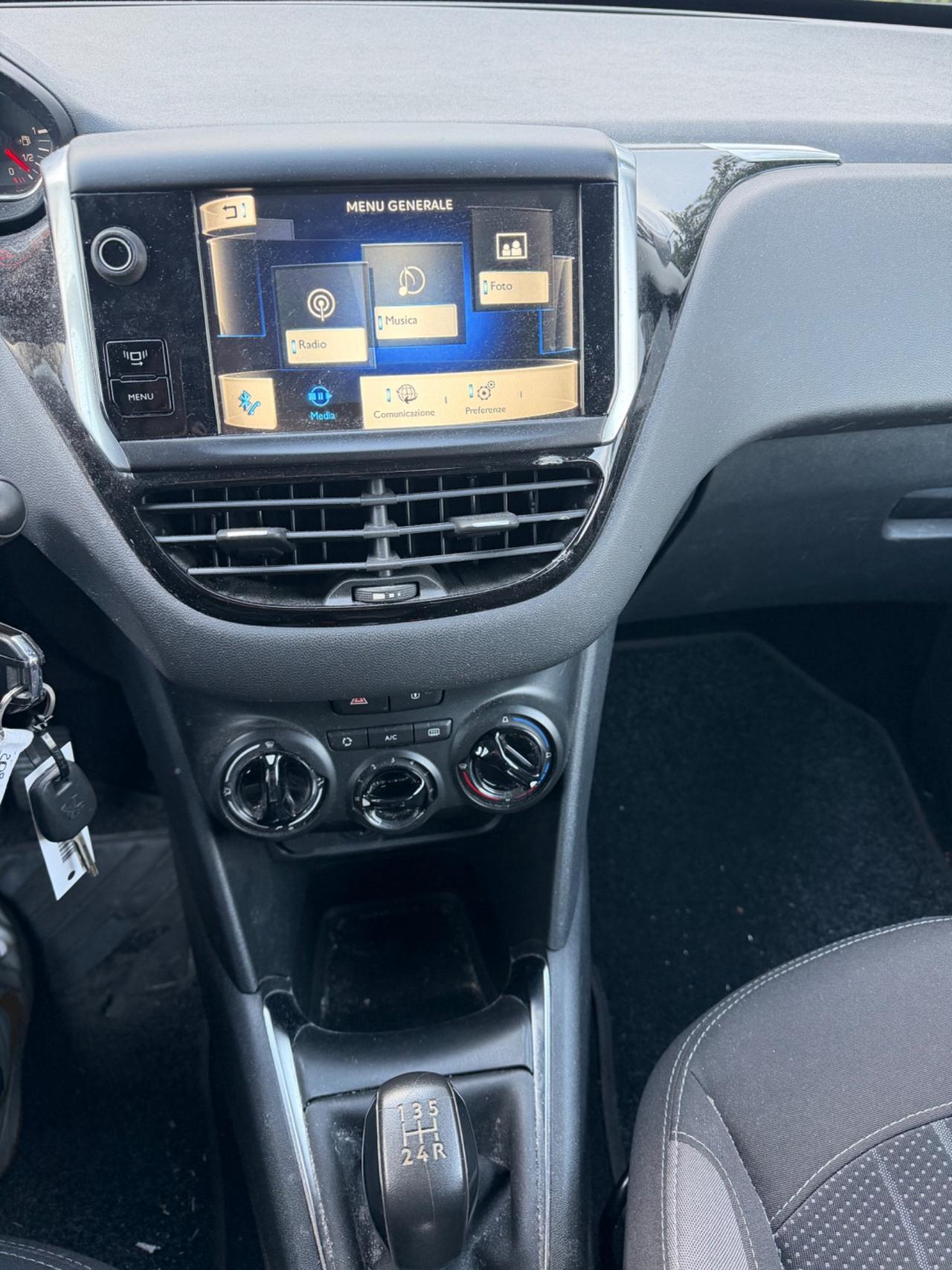 Peugeot 208 1.4 HDi 68 CV 5 porte Allure