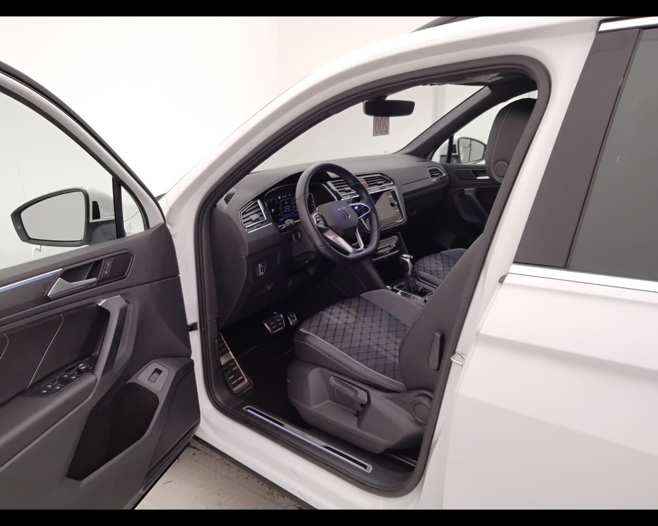 VOLKSWAGEN Tiguan II 2021 - Tiguan 2.0 tdi R-Line 4motion 150cv dsg