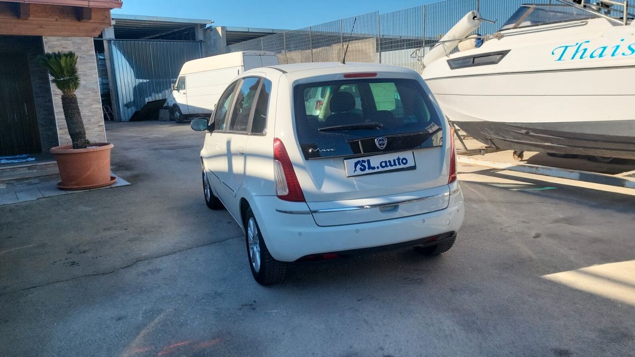 Lancia Musa 2012 photo 5