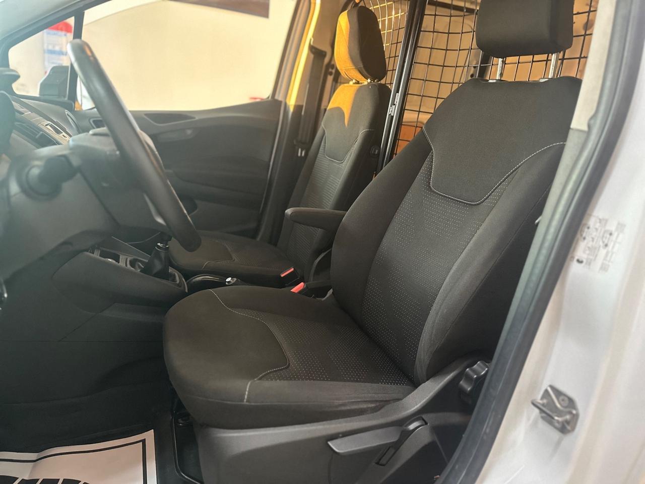 Ford Transit Courier 1.5 TDCi 100CV Van Titanium