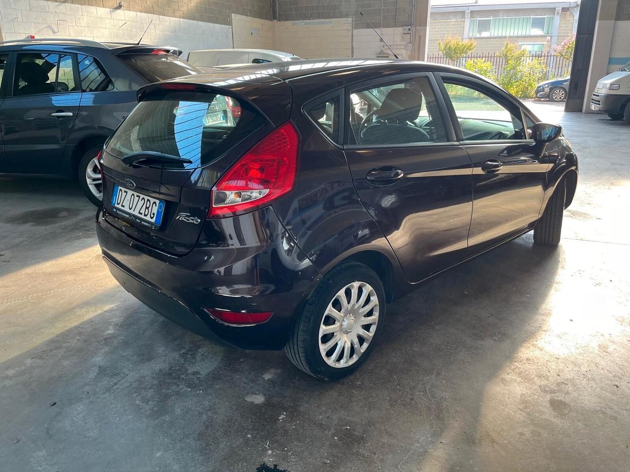 Ford fiesta 1.4benzina GpL