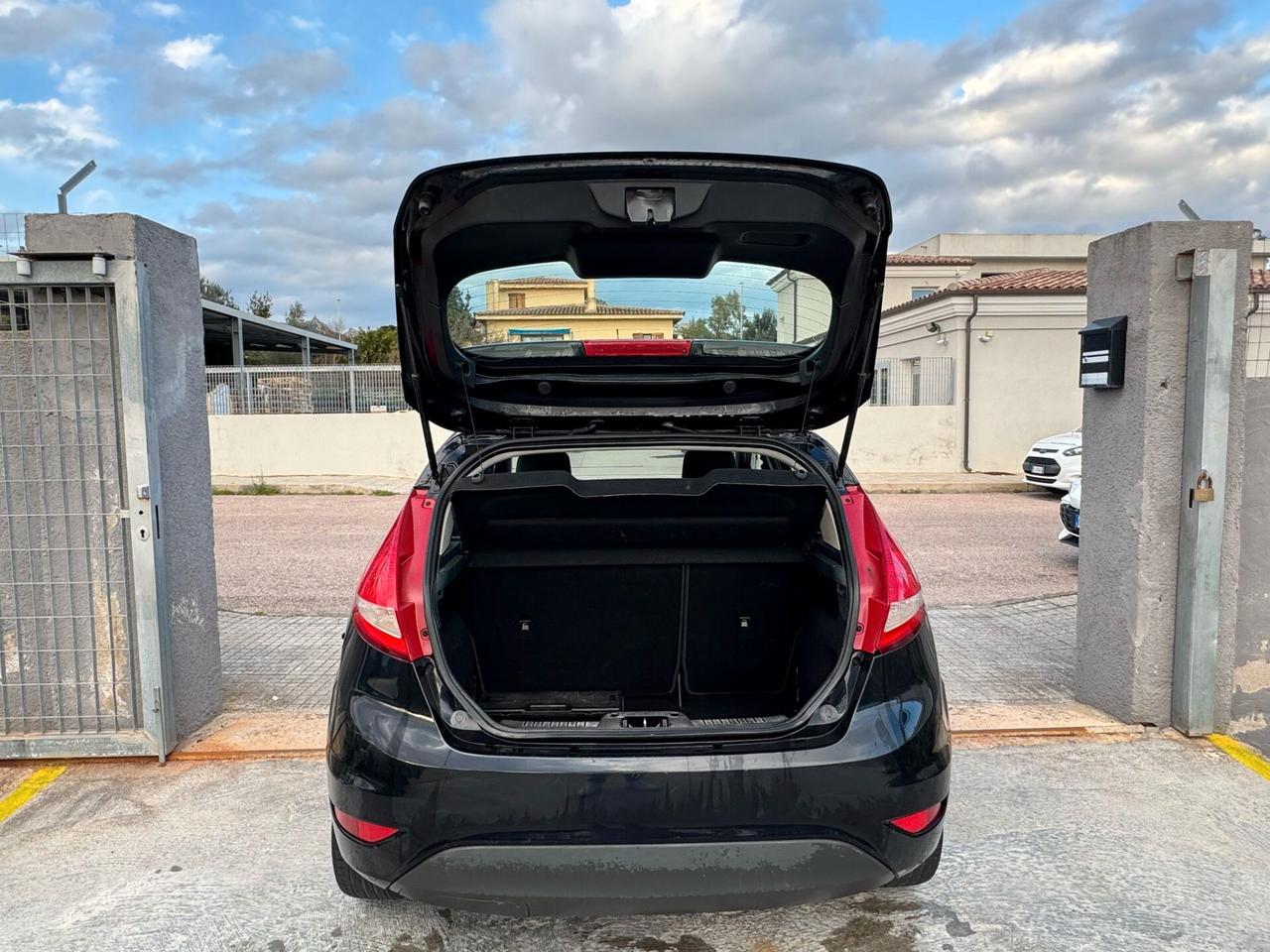 FORD FIESTA 5 PORTE - NEOPATENTATI