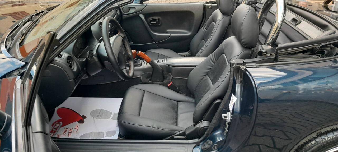 Mazda MX-5 1.6i 16V cat