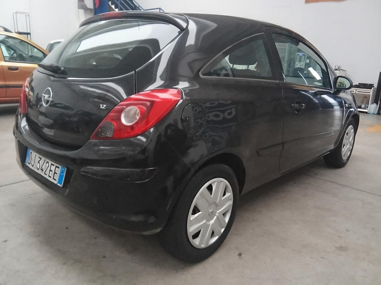 Opel Corsa 1.2 3 porte Club