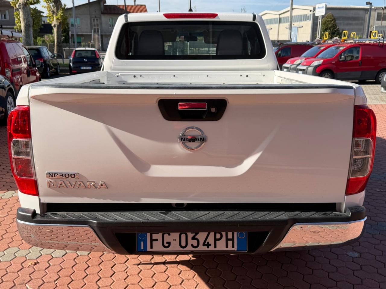 Nissan Navara 2.3 dCi 2WD King Cab Visia