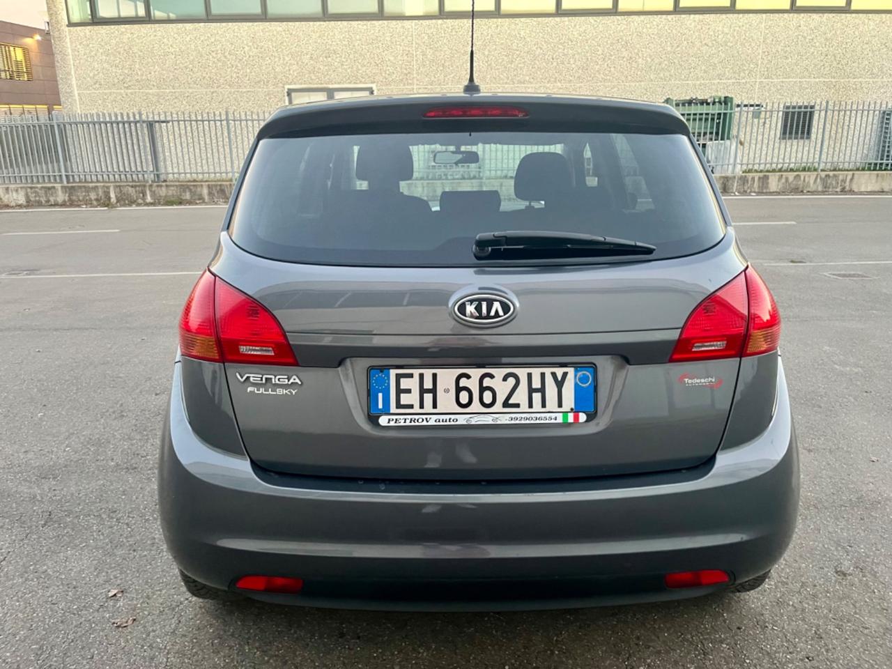 Kia Venga 1.4benz 2011 152.000km perfetta per neopatentati