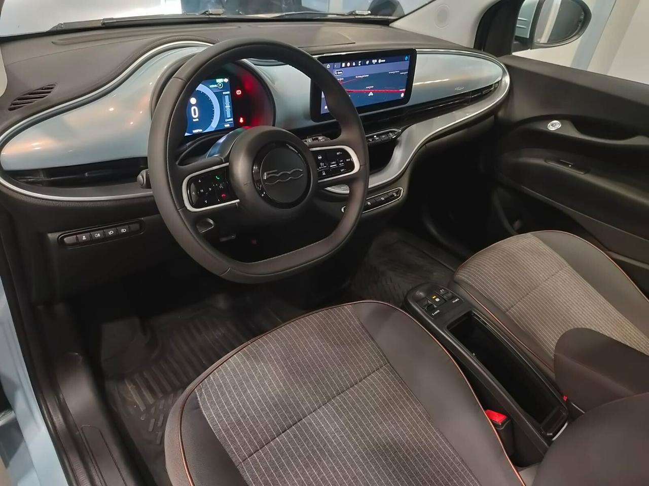 Fiat 500e Berlina 42 kWh La Prima