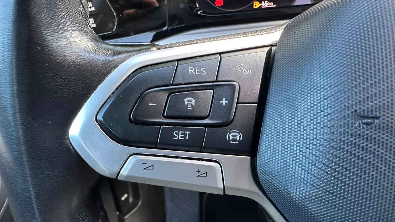 Volkswagen Golf 2.0 TDI 115 CV SCR Life 2023 NEOPATENT leggi testo PERFETTA