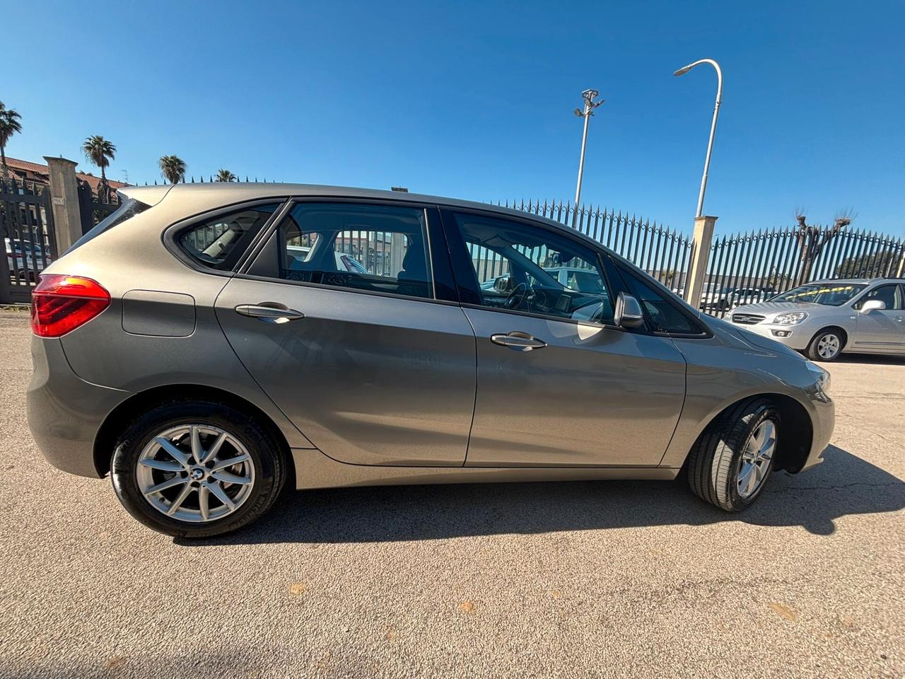 Bmw Serie 2 218d Luxury AUTOMATICO ANNO 2015