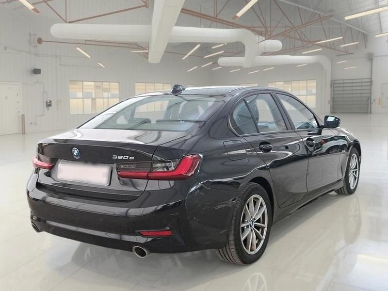 BMW 320 Business Advantage autom. 4 PORTE BERLINA