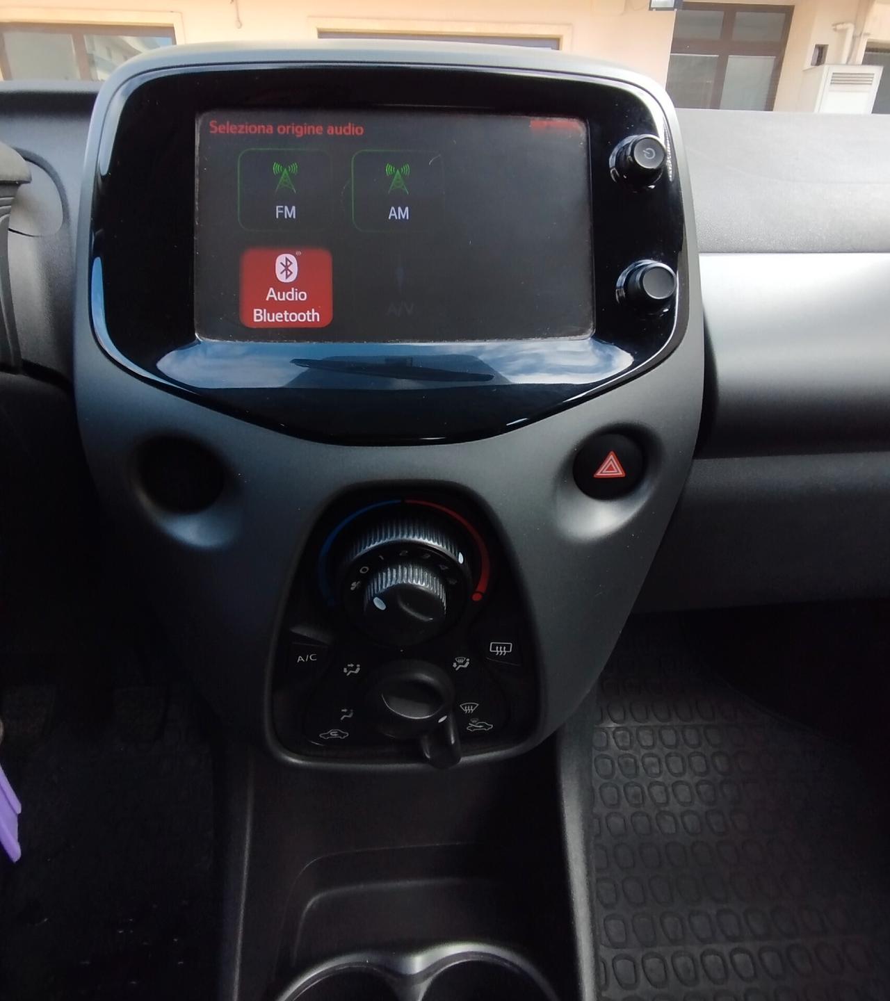 Toyota Aygo 1.0 VVT-i 72 CV 5 porte x-business