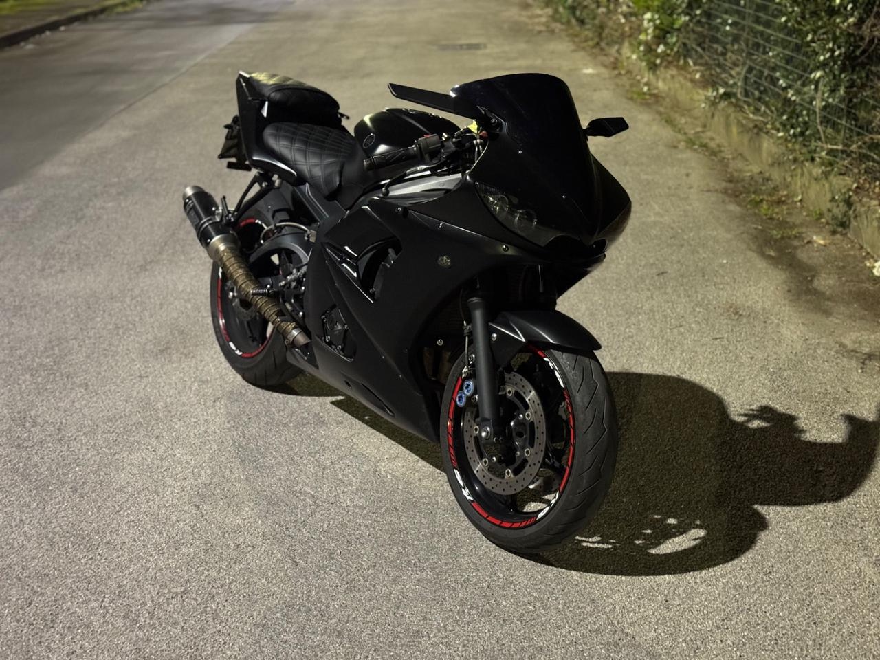 Yamaha YZF R6 LEGGERE BENE!