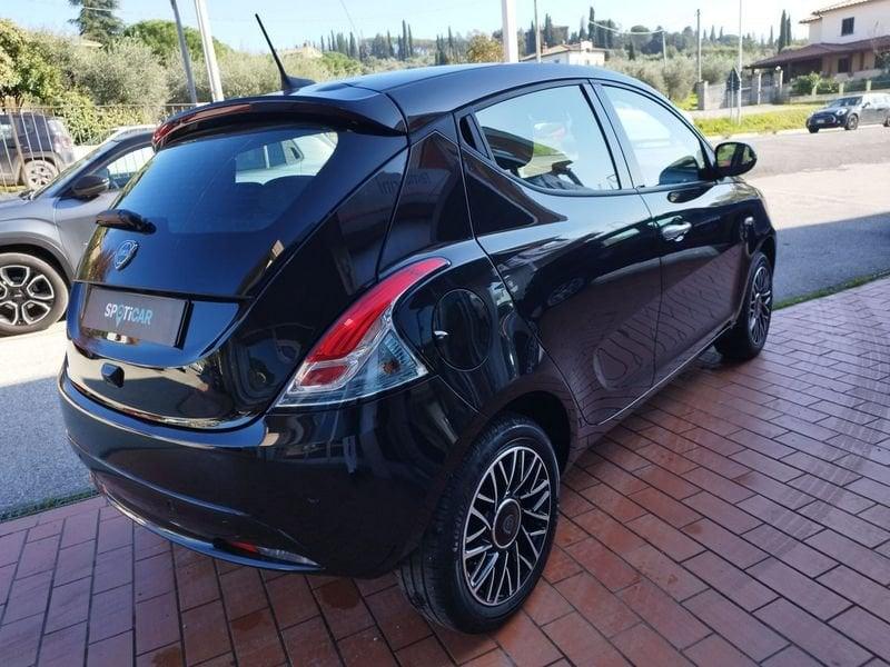 Lancia Ypsilon 1.0 FireFly 5 porte S&S Hybrid Platino