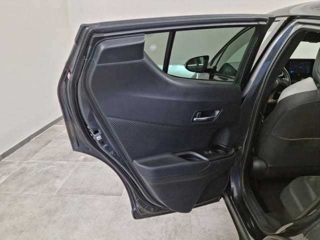 TOYOTA C-HR 2.0 Hybrid E-CVT GR Sport Black Edition
