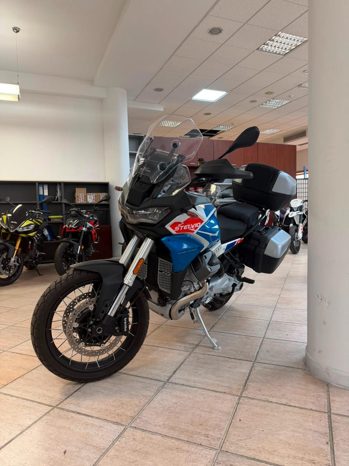 Moto Guzzi Stelvio DUECENTO TRIBUTO DEMO AZIENDALE