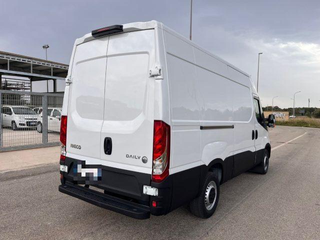 IVECO Daily 35S12V 2.3 HPT L3H2 Furgone Passo 3520