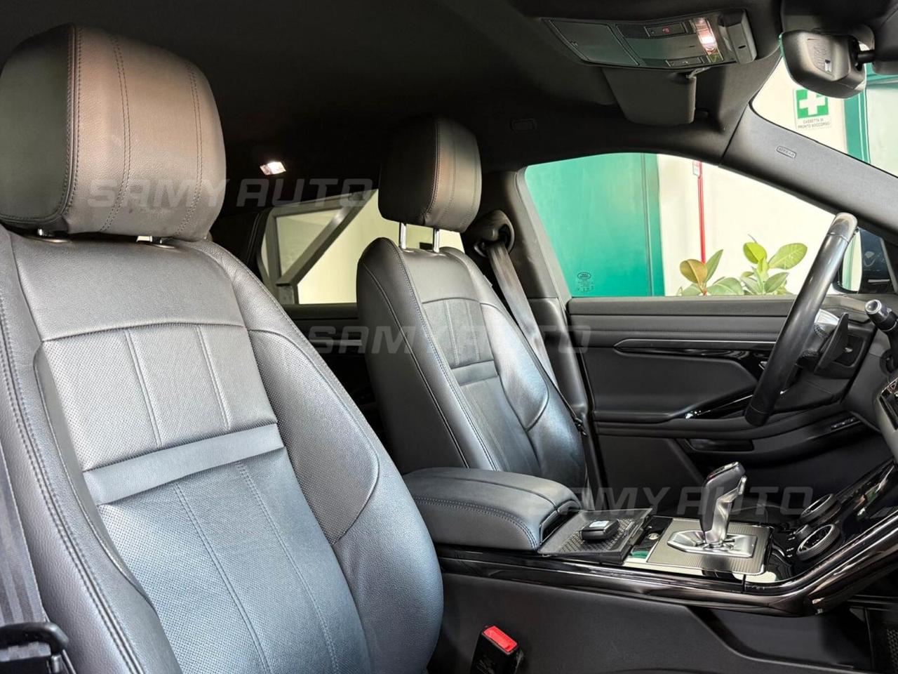 Land Rover Range Evoque 2.0D I4 180 CV AWD Auto R-Dynamic SE
