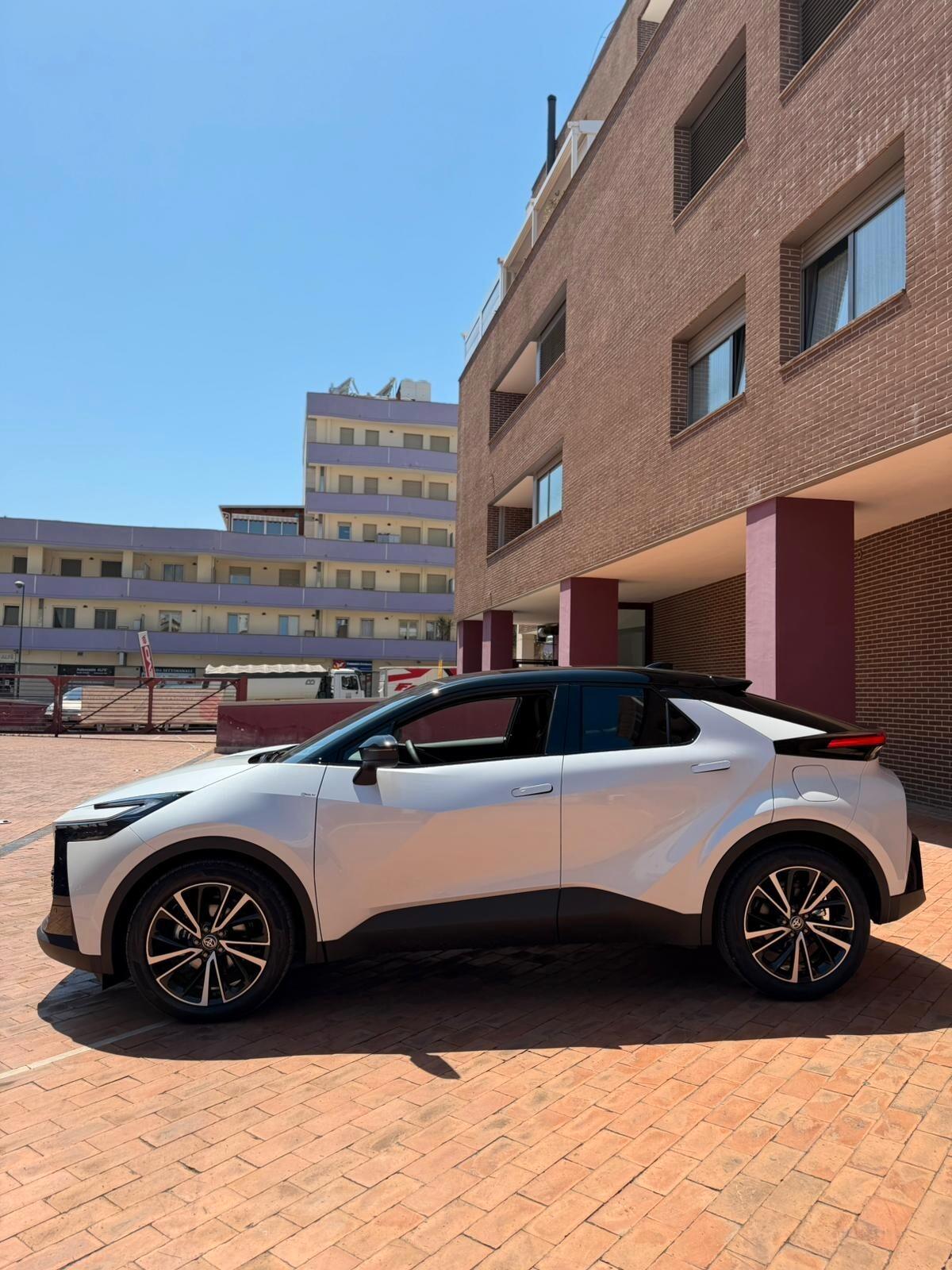 Toyota C-HR 1.8 HV Lounge 145 KW 197 CV TETTO PANORAMICO FULL OPTIONAL