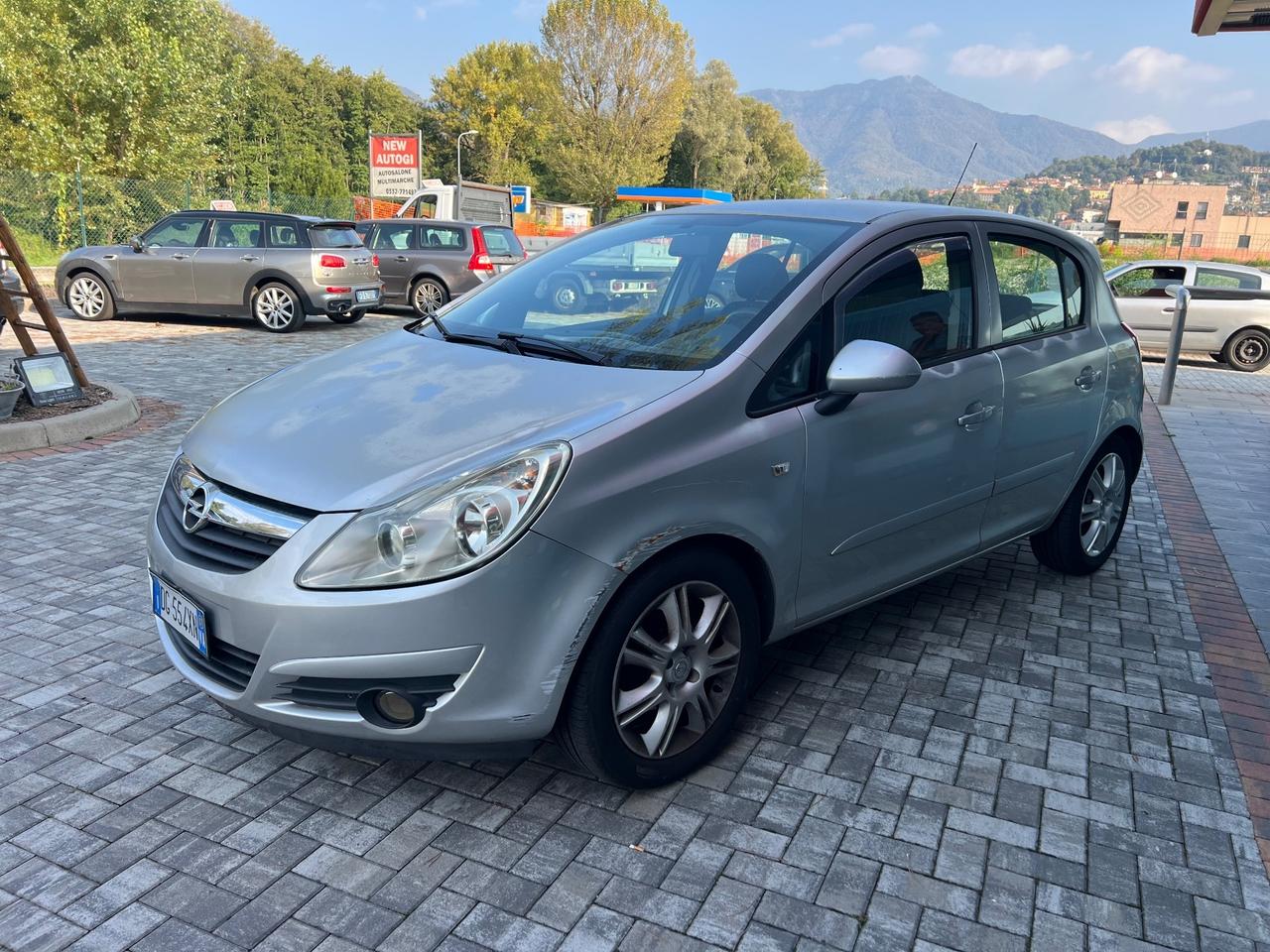 Opel Corsa 1.2 5 porte 135.000KM - NEOPATENTATI