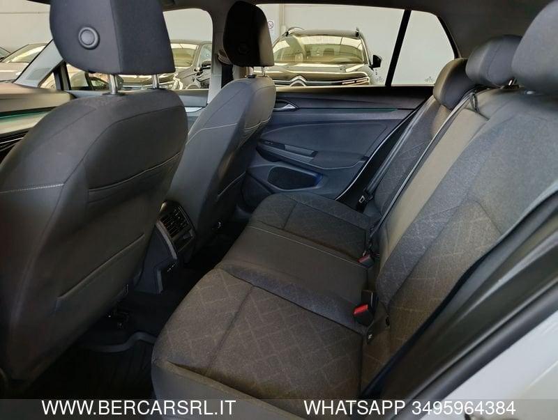 Volkswagen Golf 1.0 eTSI EVO DSG Life*AUTOMATICA*PACCHETTO LUCI*PDC*