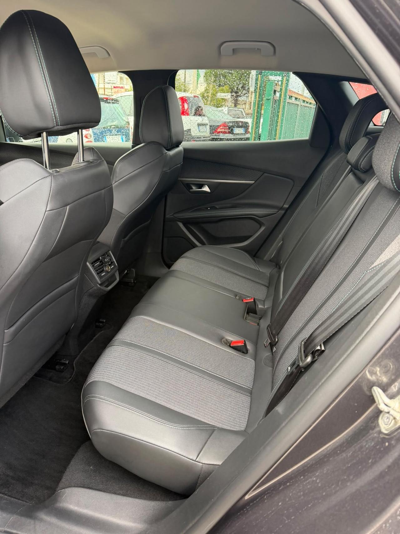 Peugeot 3008 BlueHDi 130 S&S EAT8 Allure 1.5 HDI
