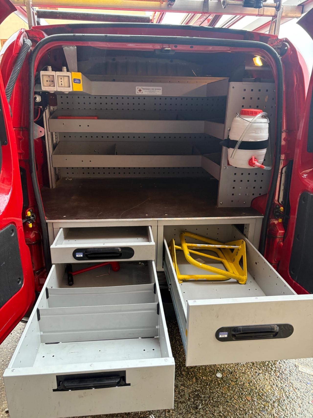 Fiat Fiorino 1.3 MJT 95CV Combinato Adventure