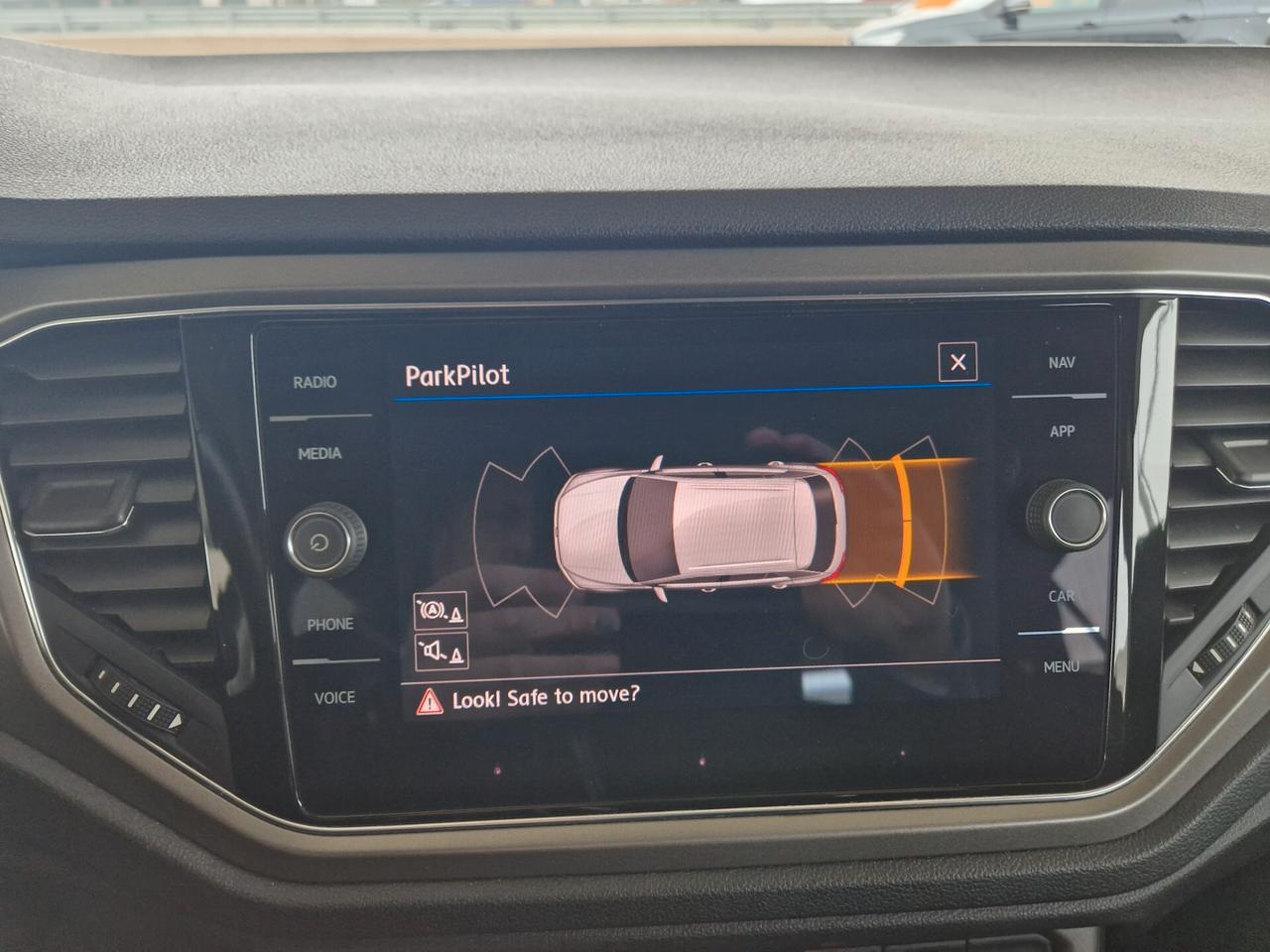 Volkswagen T-Roc 1.6 TDI SCR Business BlueMotion Technology