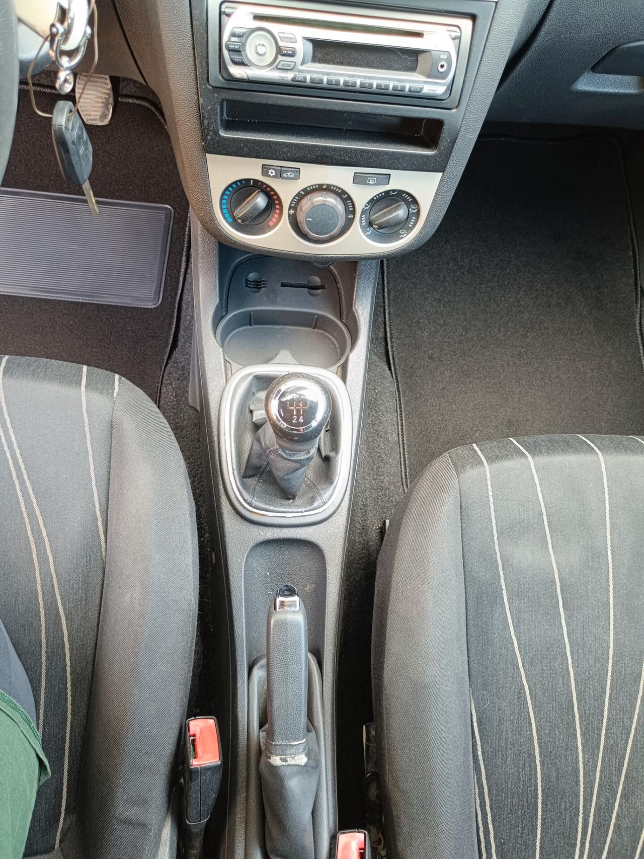 Opel Corsa 1.2 5 porte Cosmo