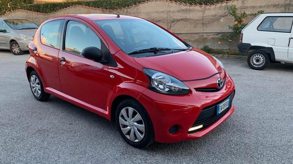 Toyota Aygo 1.0 12V VVT-i 5 porte Lounge Connect