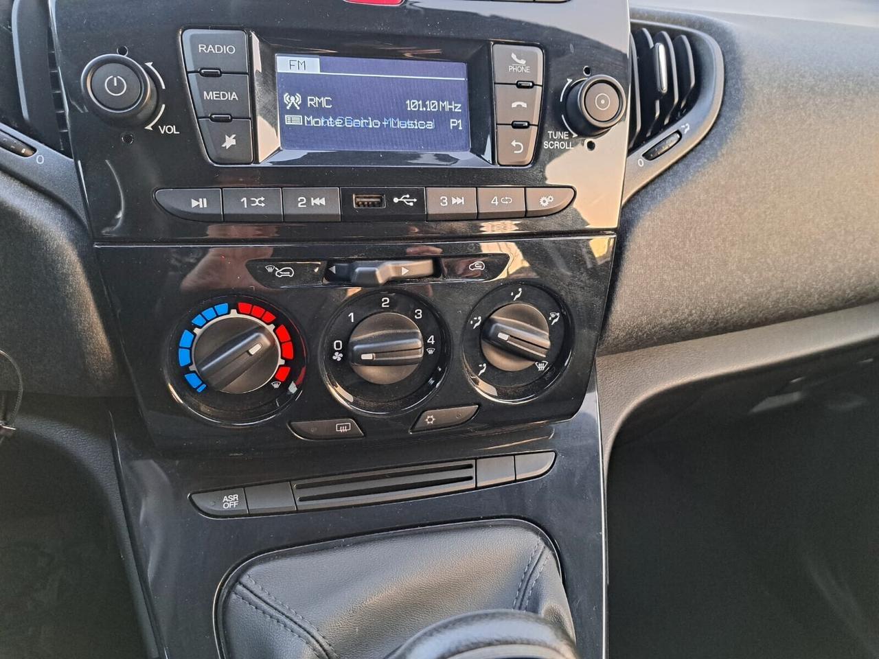 Lancia Ypsilon 1.0 FireFly 5 porte S&S Hybrid Ecochic Silver