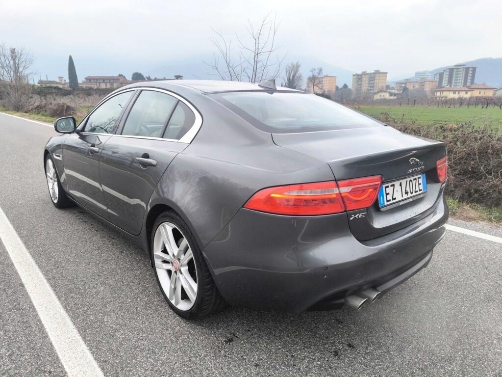 JAGUAR XE 2,0 180CV- AUTOMATICA-EURO 6- MOTORE NUOVO