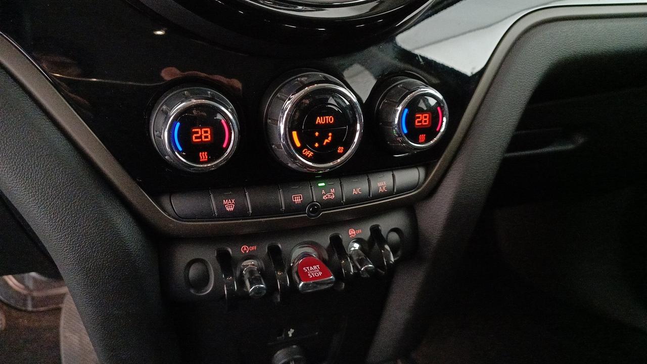 MINI Mini Countryman 1.5 Cooper Essential auto