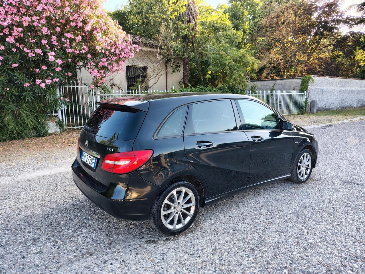 Mercedes-benz B 200 CDI BlueEFFICIENCY Executive