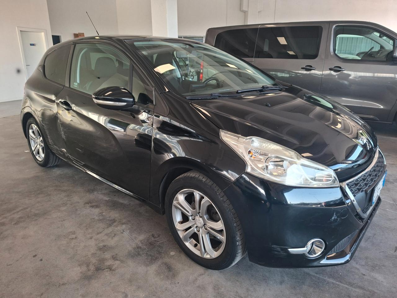Peugeot 208 1.4 HDi DA NEOPATENTATI / EURO 5B