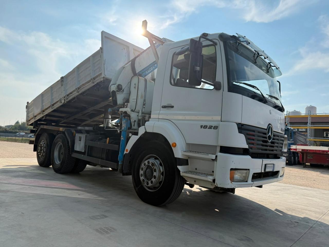 Mercedes Benz Atego 1828 ribaltabile+gru CORMACH