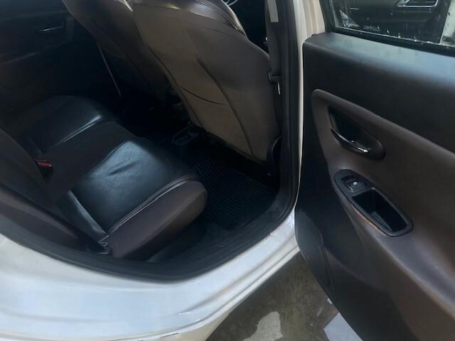 LANCIA YPSILON 1,2 TETTO APRIBILE 120MILA KM!