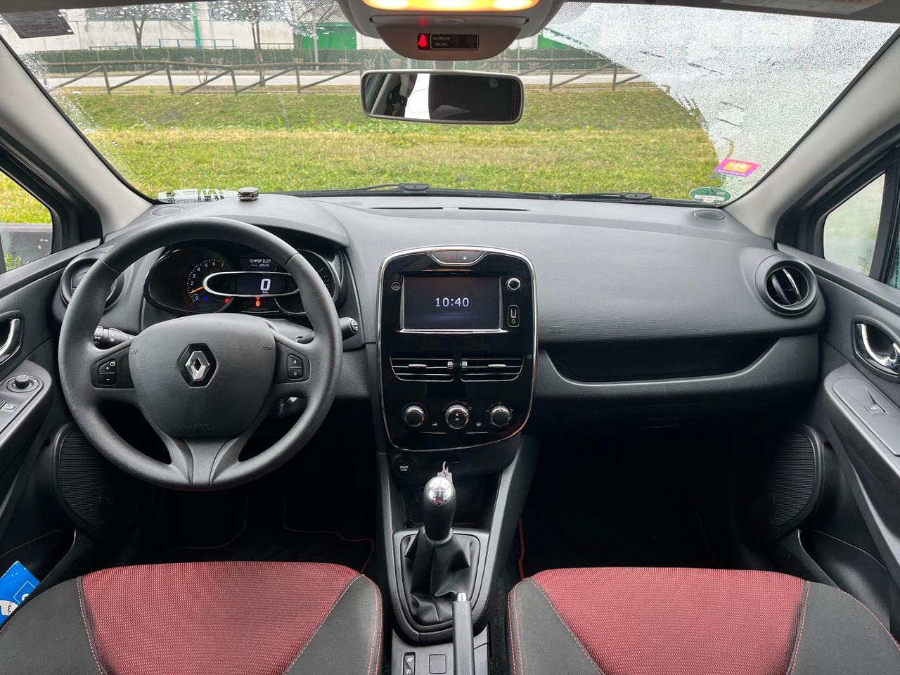 Renault Clio 1.2 75CV Neopatentati