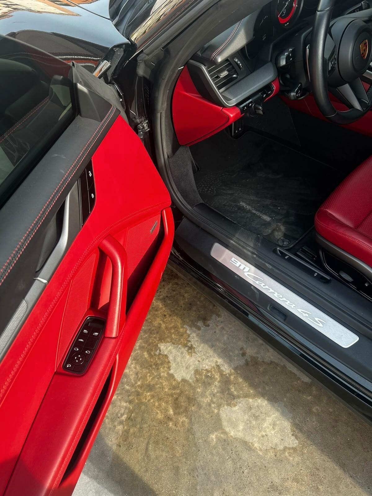 Porsche 911 CARRERA 4S CABRIO