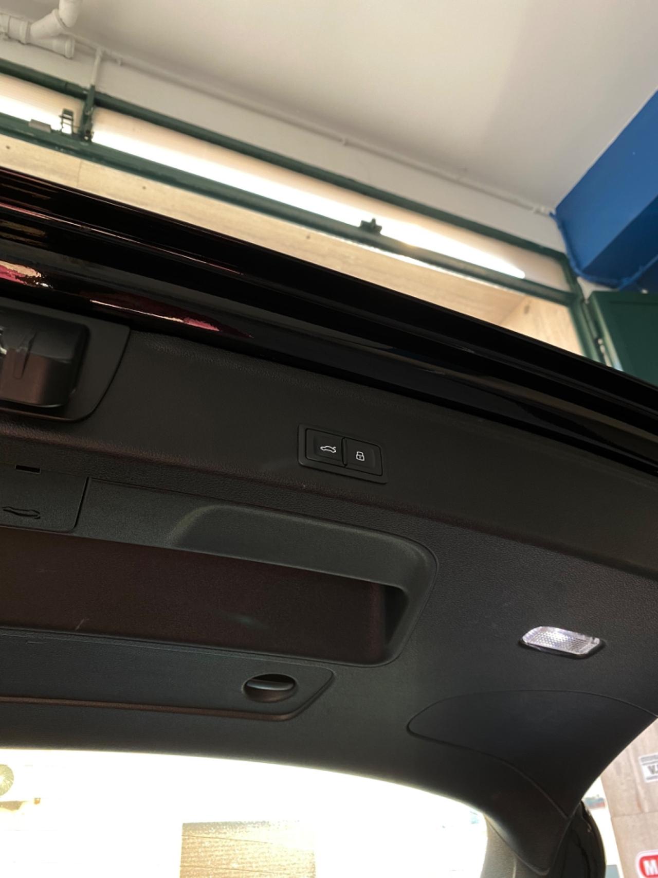 Audi A4 2.0 TDI 136 CV S tronic Sline edition