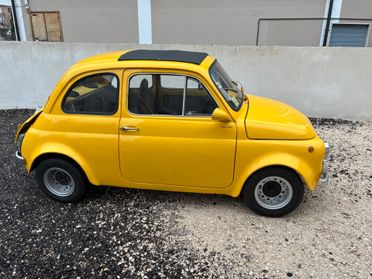 Fiat 500 giallo