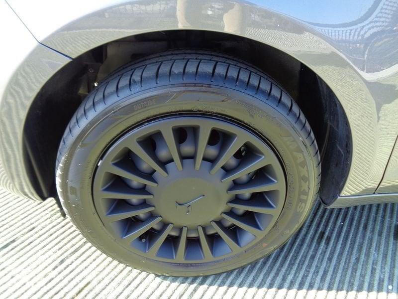 Lancia Ypsilon Ypsilon 1.0 FireFly 5 porte S&S Hybrid Ecochic Silver