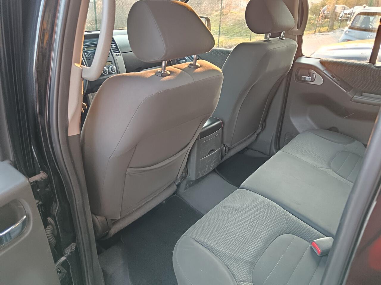 Nissan Navara 2.5 190CV GANCIO RETROCAMERA