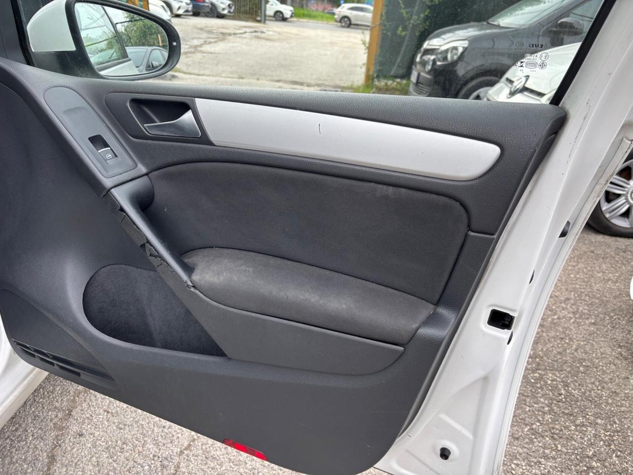 Volkswagen Golf 1.6 TDI 5p. Highline OK NEOPATENTATI