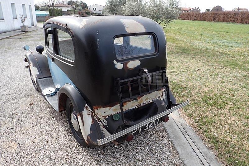 Morris 8 Saloon