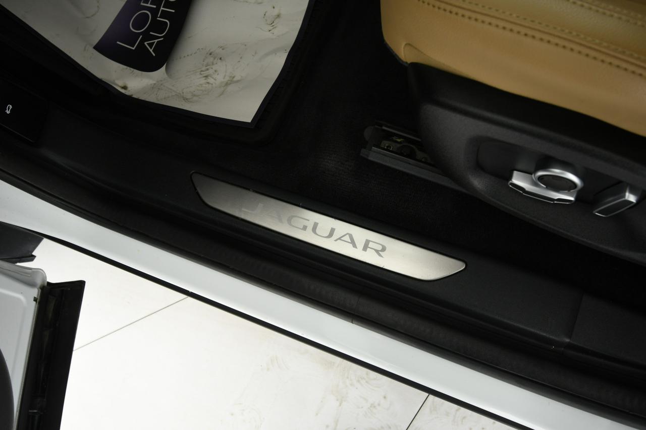 JAGUAR E-Pace 2.0d i4 mhev R-Dynamic SE awd 163cv auto N1+PREZZO+IVA+CAMERA 360