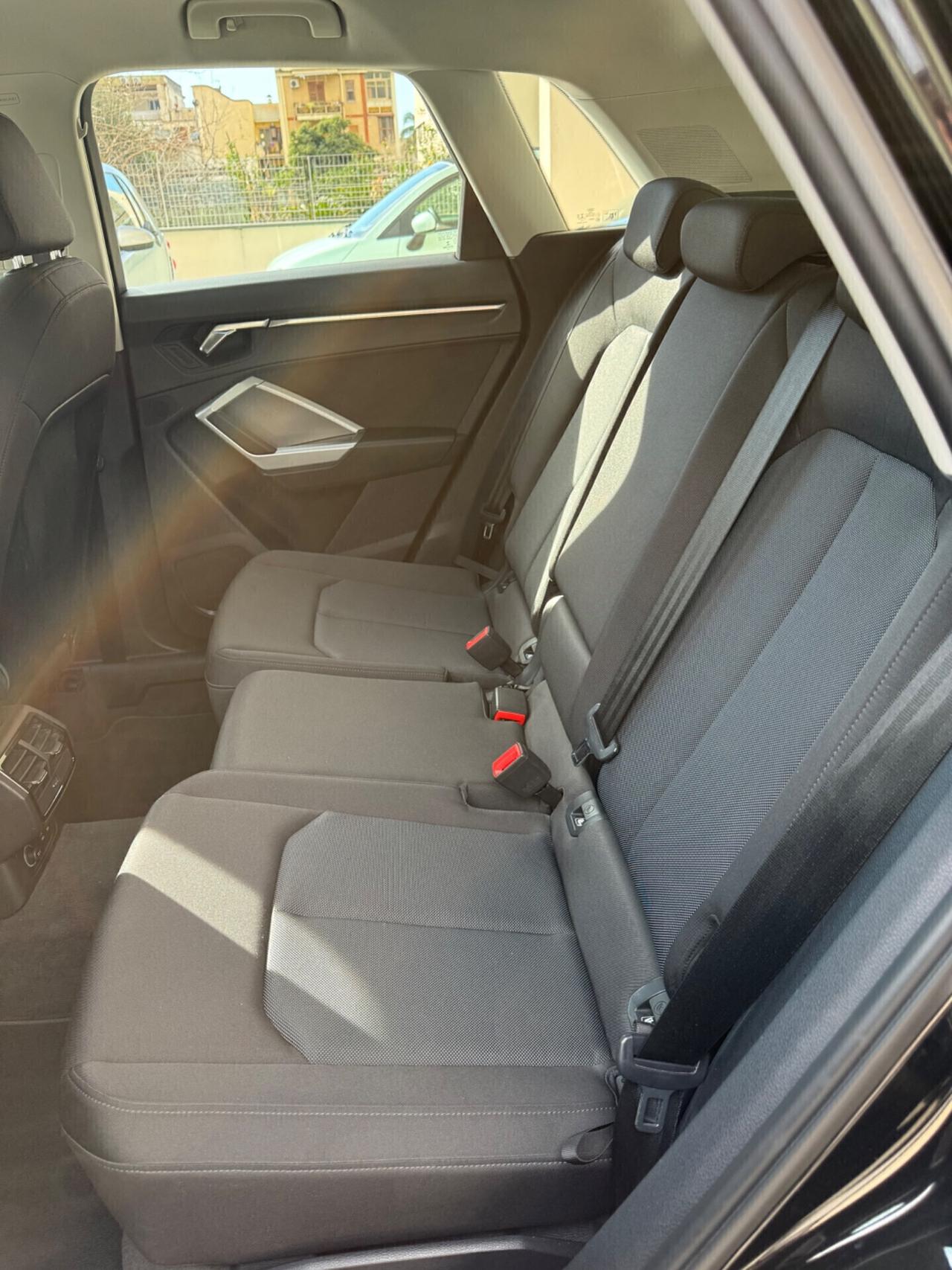 Audi Q3 35 TDI S tronic Business Advanced