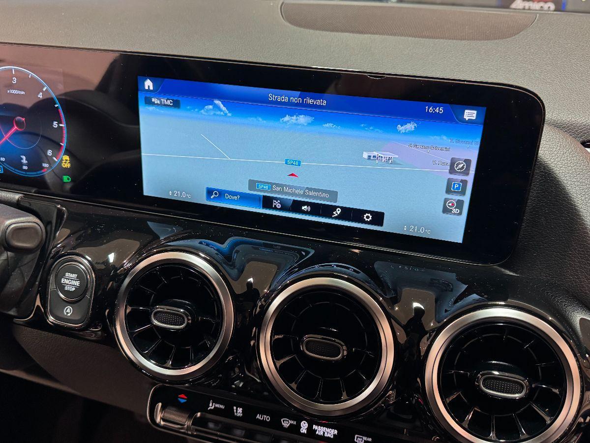 MERCEDES Classe GLA 200 d Automatic 4Matic Premium Tetto