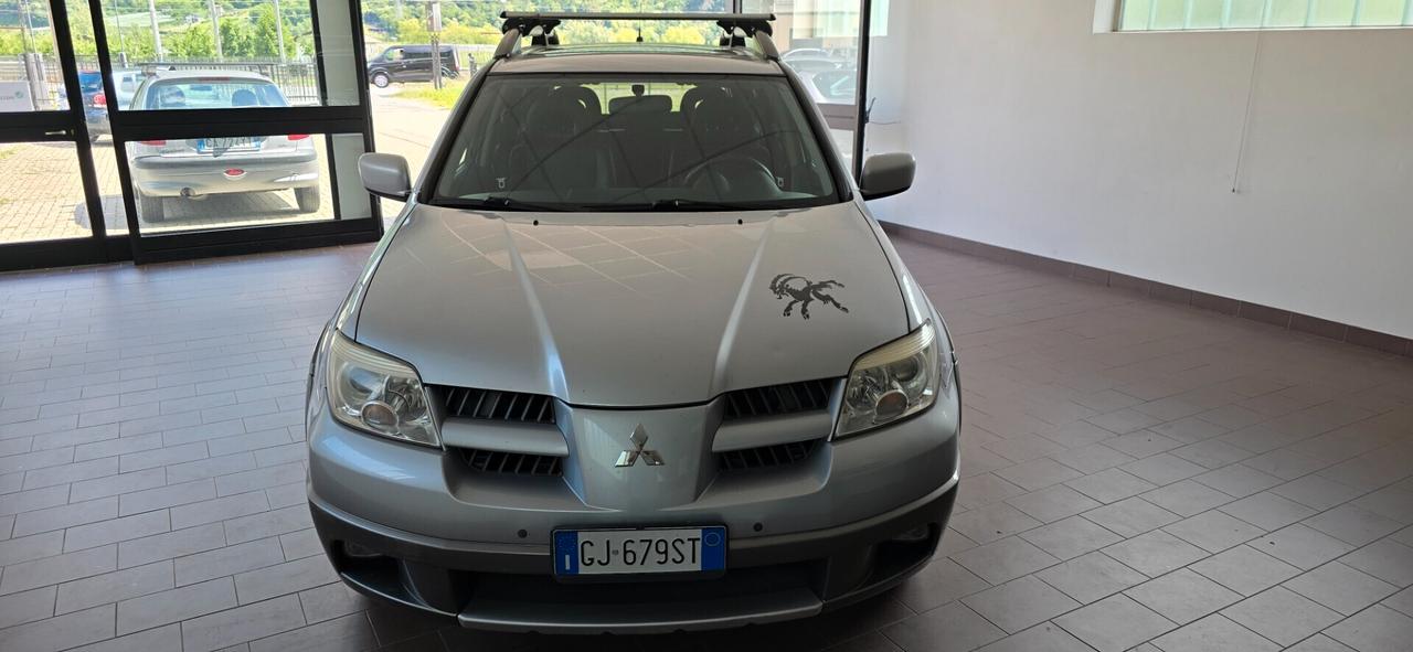 Mitsubishi Outlander 2.0i 16V 4WD Automatica Gancio