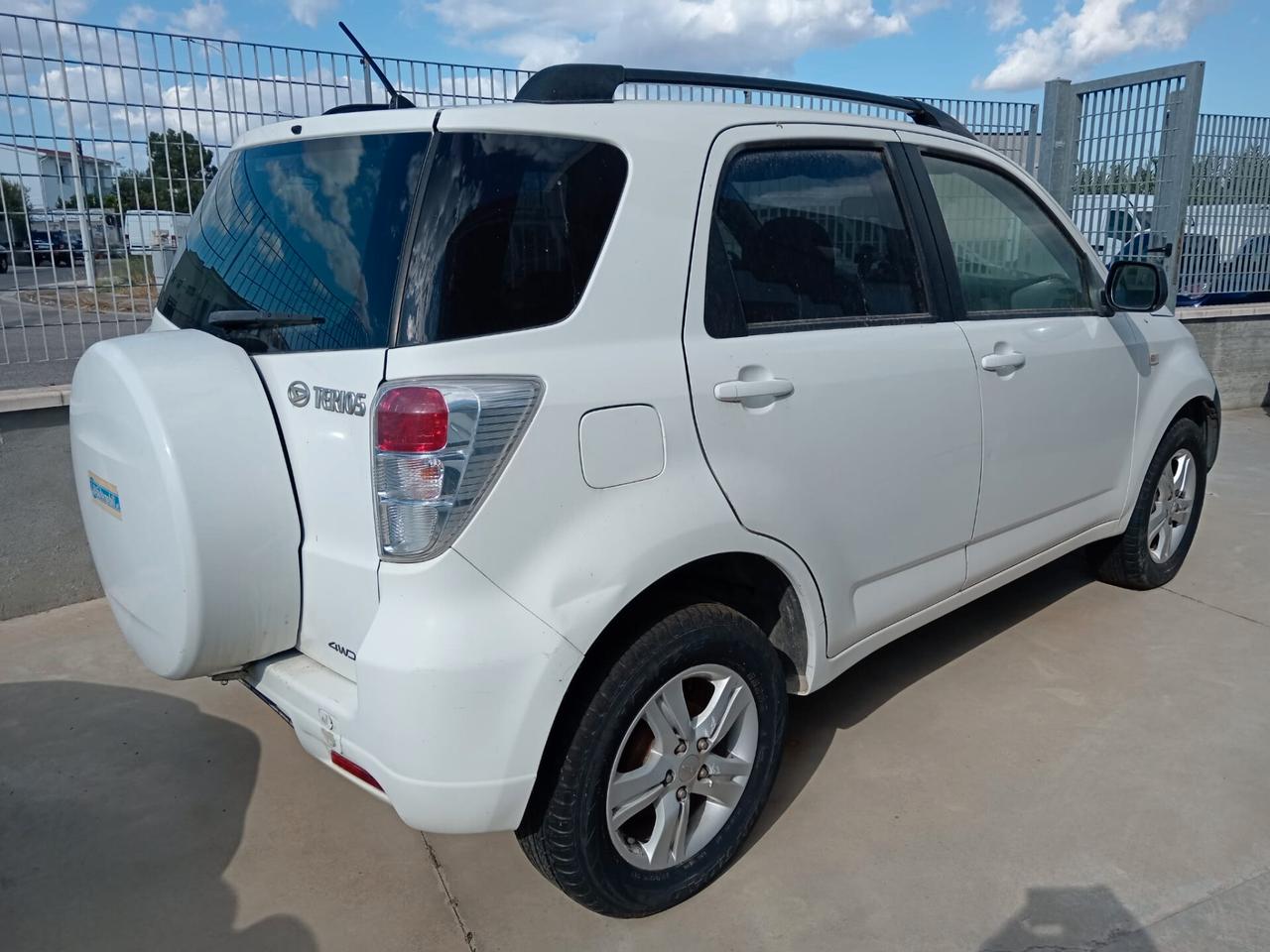 Daihatsu Terios 2012 - Opel Insigna 2010 - Opel Meriva 2013