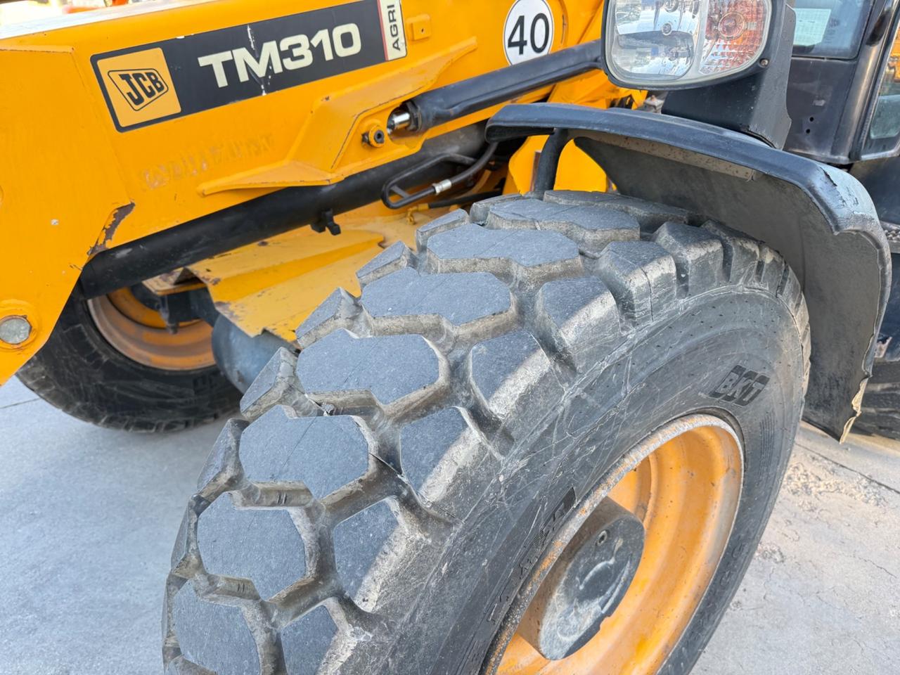 Pala gommata telescopica JCB TM310 AGRI